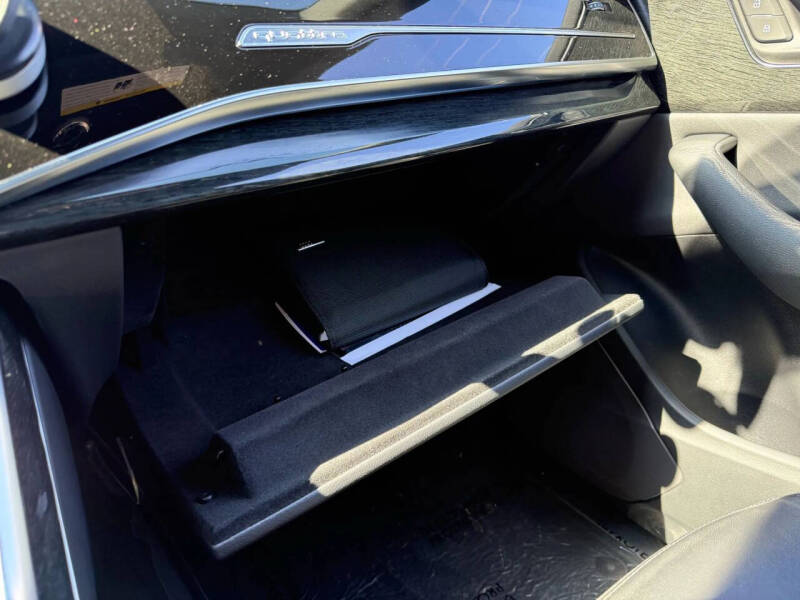 2019 Audi Q8 quattro Premium 55 TFSI