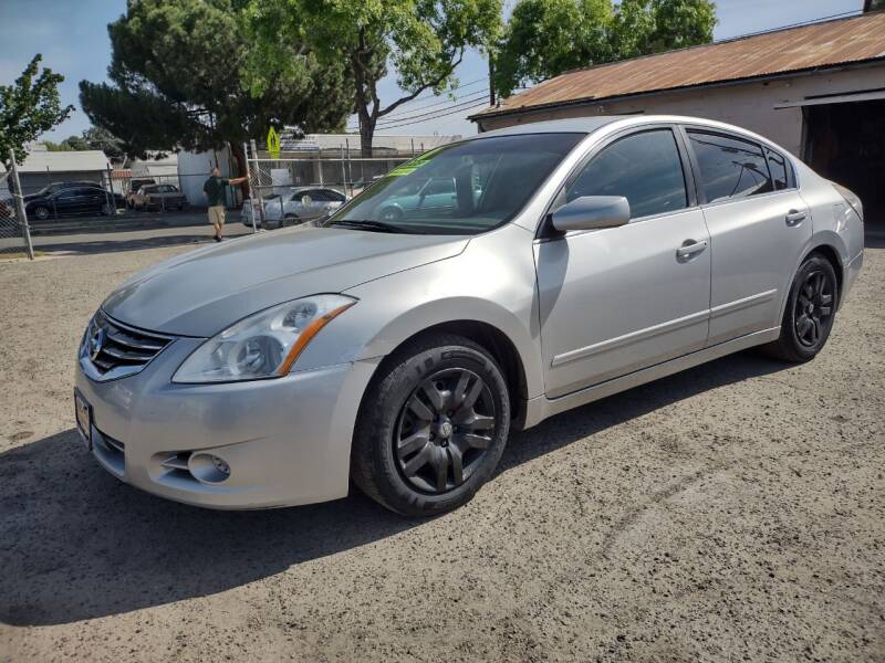2010 Nissan Altima for sale at Larry's Auto Sales Inc. in Fresno CA