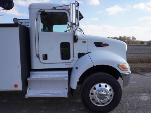 2014 Peterbilt 337