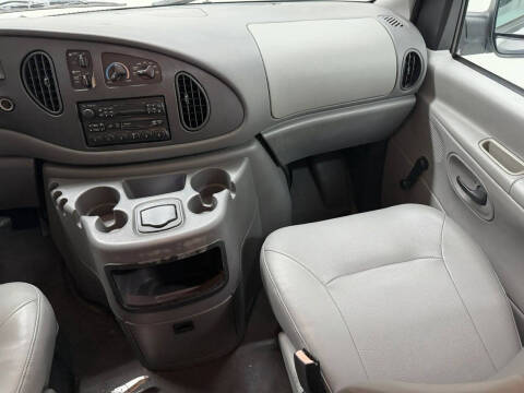 2003 Ford E-Series E-350 SD XL