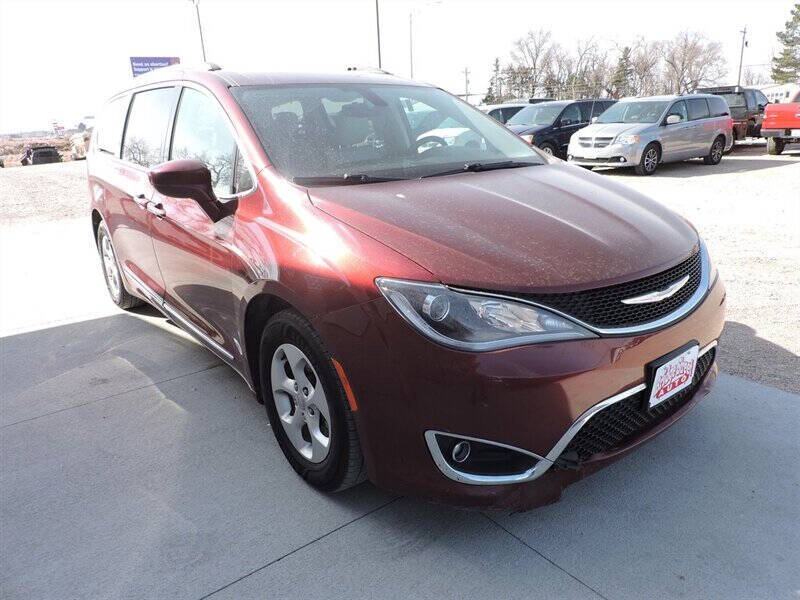 2017 Chrysler Pacifica Touring-L Plus