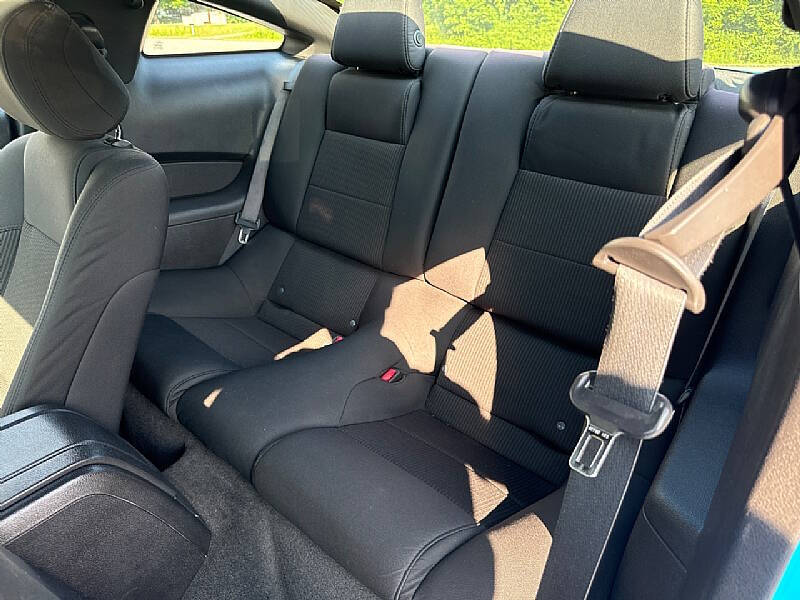 2012 Ford Mustang V6