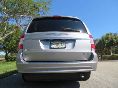 2013 Chrysler Town and Country Limited