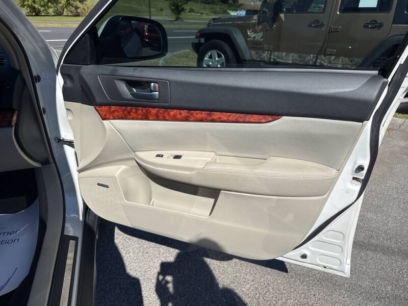 2010 Subaru Outback 2.5i Limited