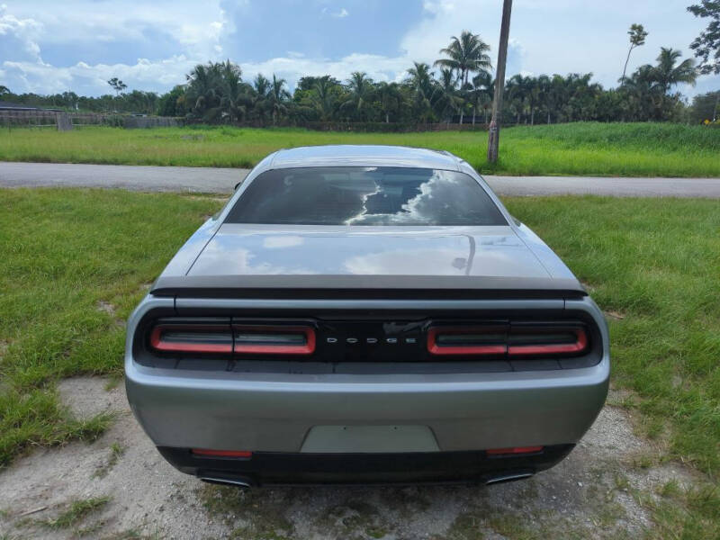 2017 Dodge Challenger SXT