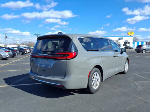 2023 Chrysler Pacifica Touring L