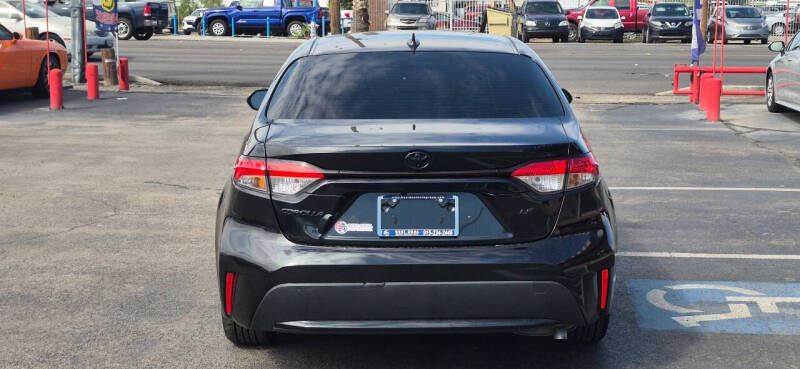 2022 Toyota Corolla LE