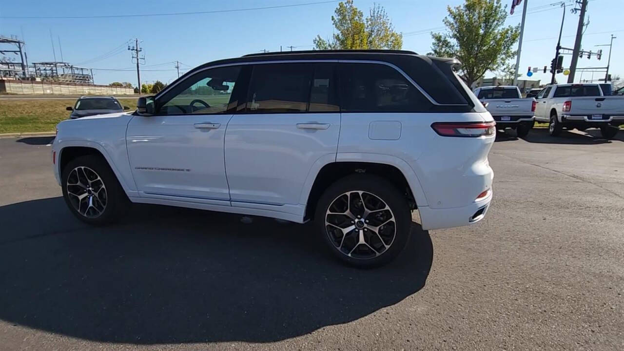 2025 Jeep Grand Cherokee for sale at Victoria Auto Sales in Victoria, MN