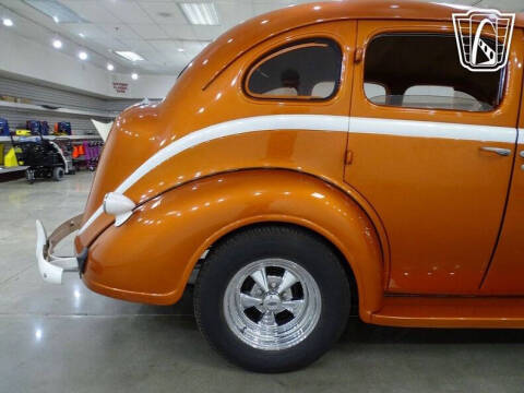 1937 Plymouth P4