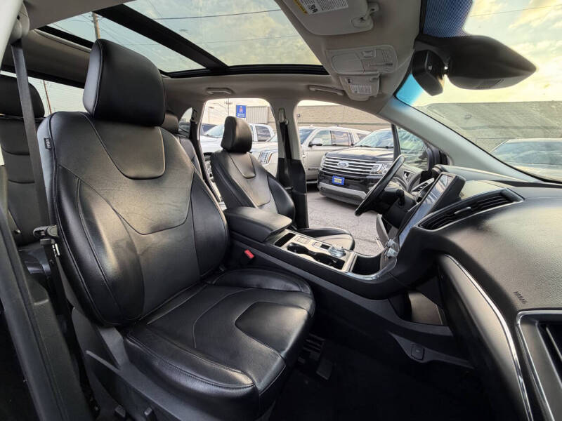 2022 Ford Edge Titanium