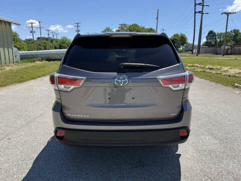 2016 Toyota Highlander LE