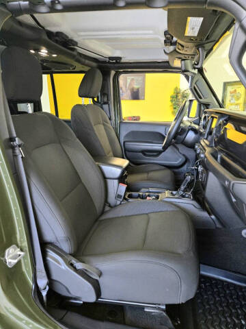 2022 Jeep Gladiator Sport