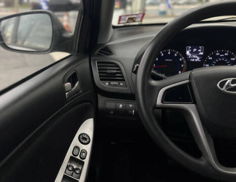 2017 Hyundai Accent SE