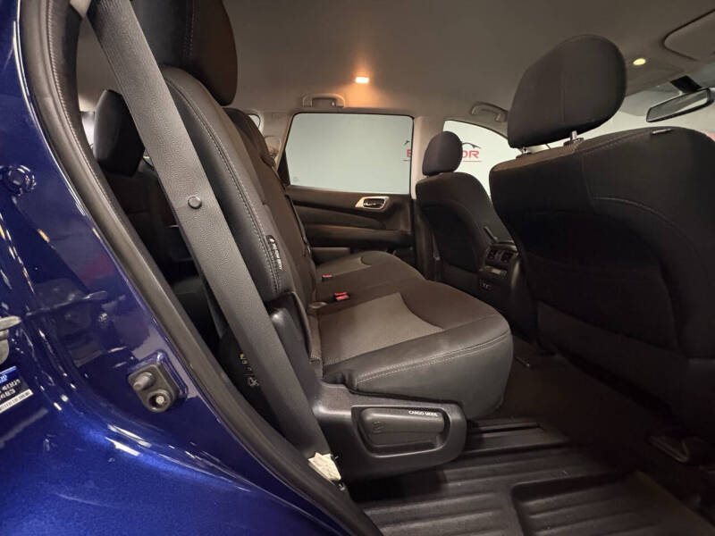 2020 Nissan Pathfinder SV