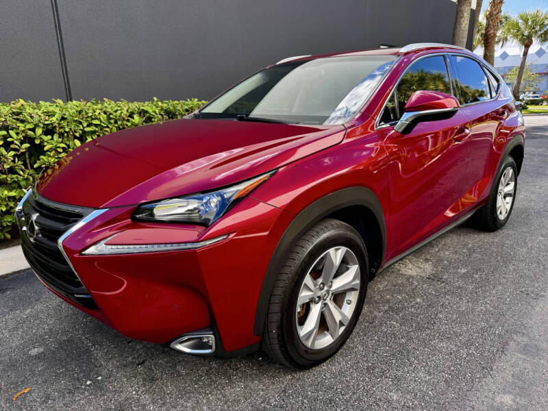 2017 Lexus NX 200t's photo