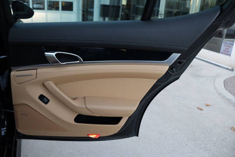 2016 Porsche Panamera Edition