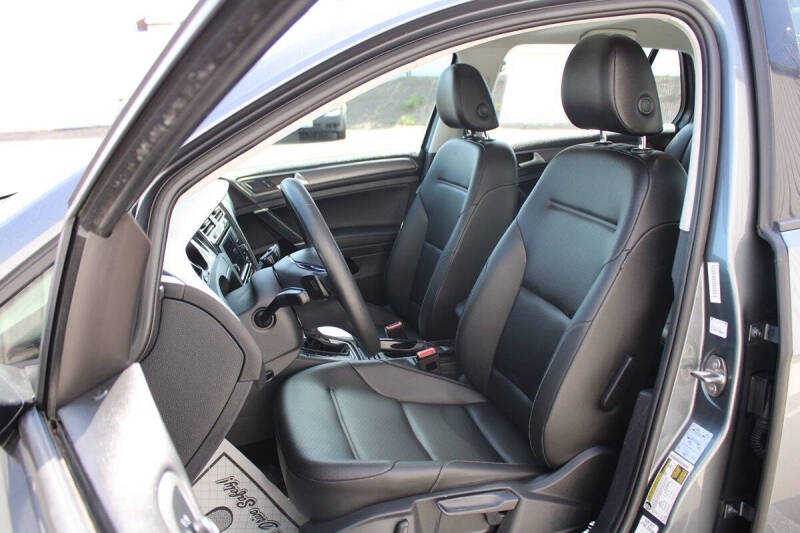 2021 Volkswagen Golf TSI