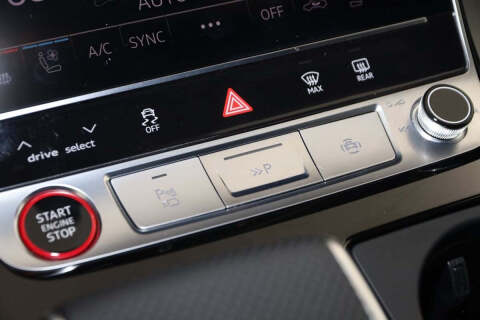 2024 Audi SQ8 4.0T quattro Premium Plus