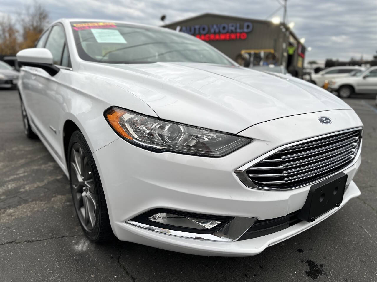 2017 Ford Fusion Hybrid SE 4dr Sedan's photo