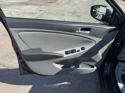 2012 Hyundai Accent GLS