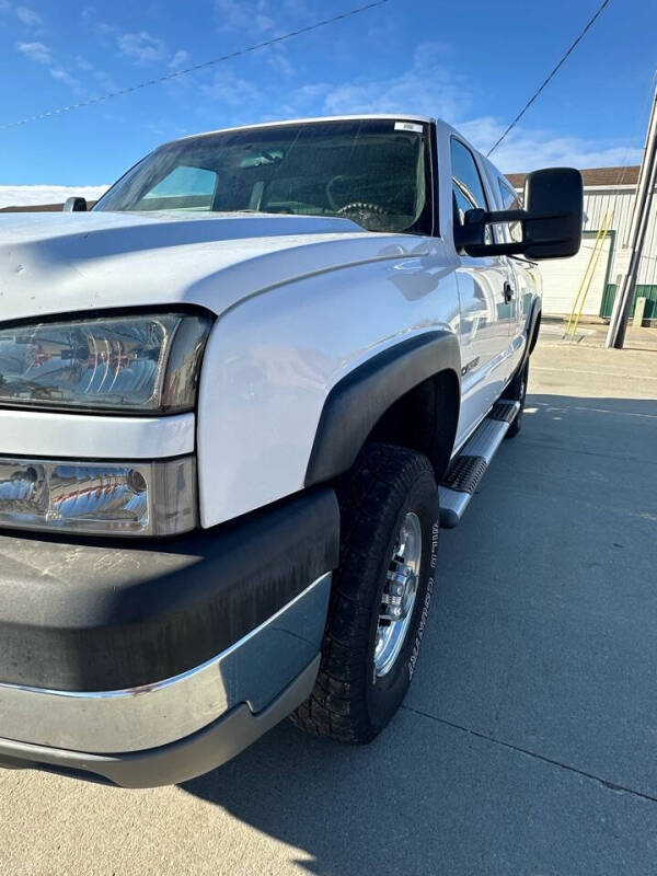 2005 Chevrolet Silverado 2500HD base photo 13