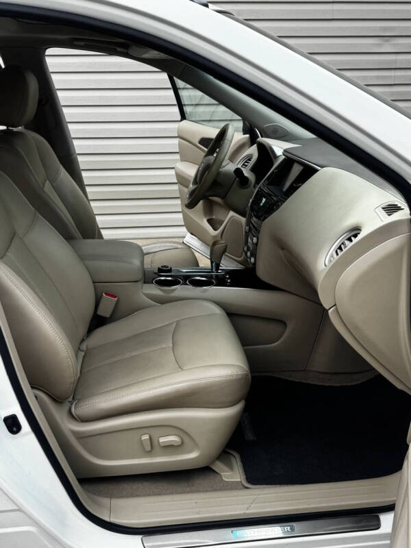 2015 Nissan Pathfinder Platinum