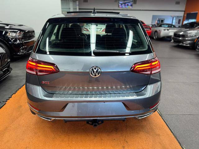 2019 Volkswagen Golf SE
