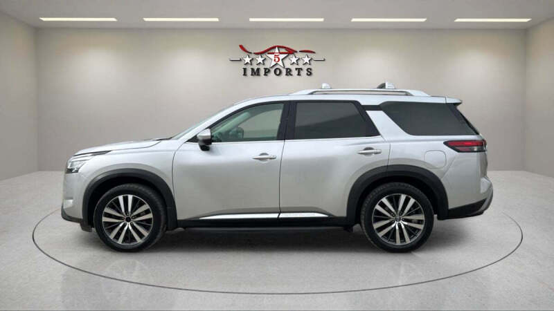 2022 Nissan Pathfinder Platinum