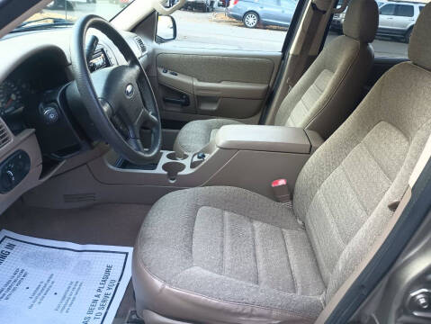 2004 Ford Explorer XLS