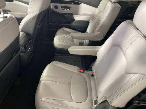 2024 Honda Pilot EX-L w/Rear Captain's Chairs