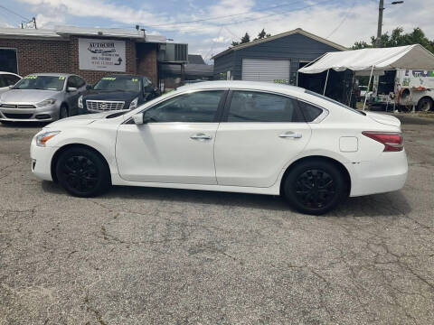2013 Nissan Altima for sale at Autocom, LLC in Clayton NC