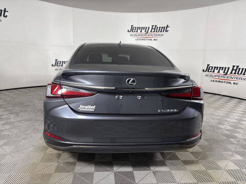 2023 Lexus ES 300h