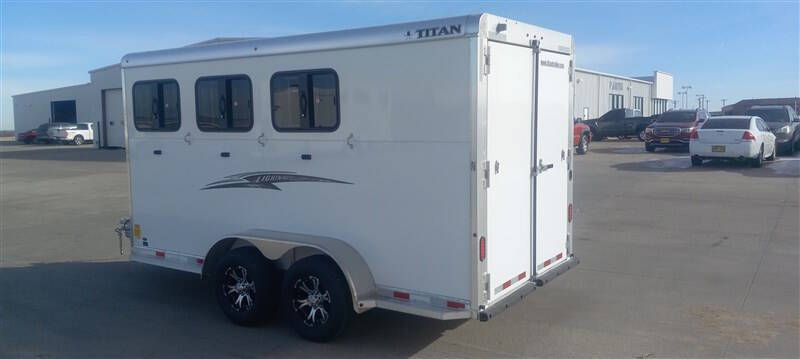 2023 Titan Trailer 3 Horse LIGHTNING