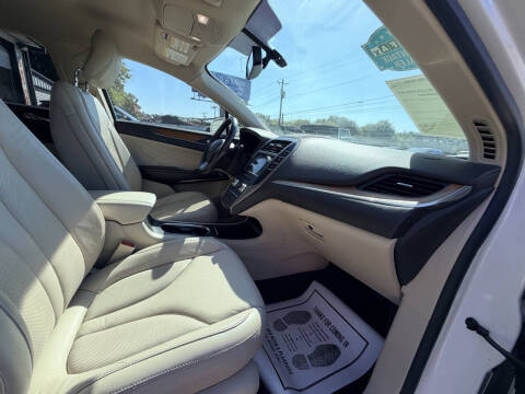 2017 Lincoln MKC Select