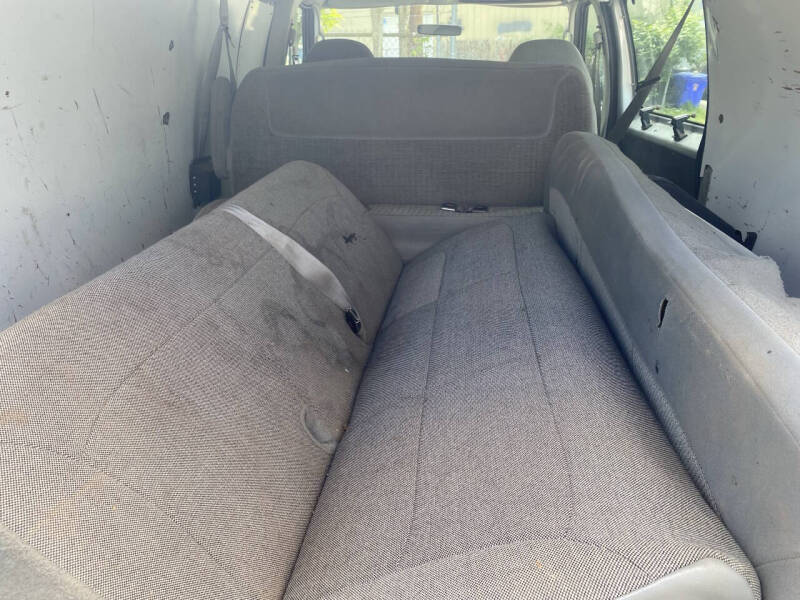 2004 Ford E-Series E-250