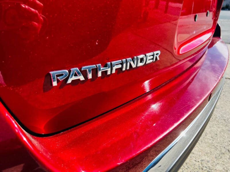 2020 Nissan Pathfinder SL