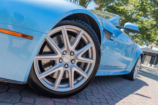 2012 Aston Martin V8 Vantage 32
