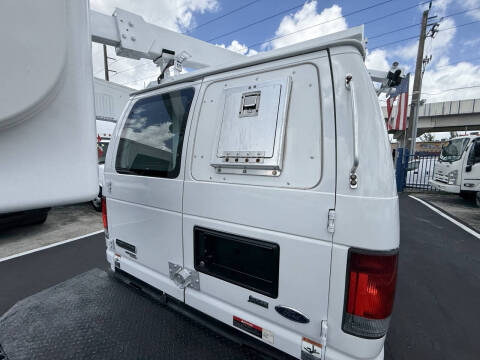 2011 Ford E-Series E-350 SD