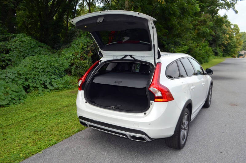 2018 Volvo V60 Cross Country T5 Premier