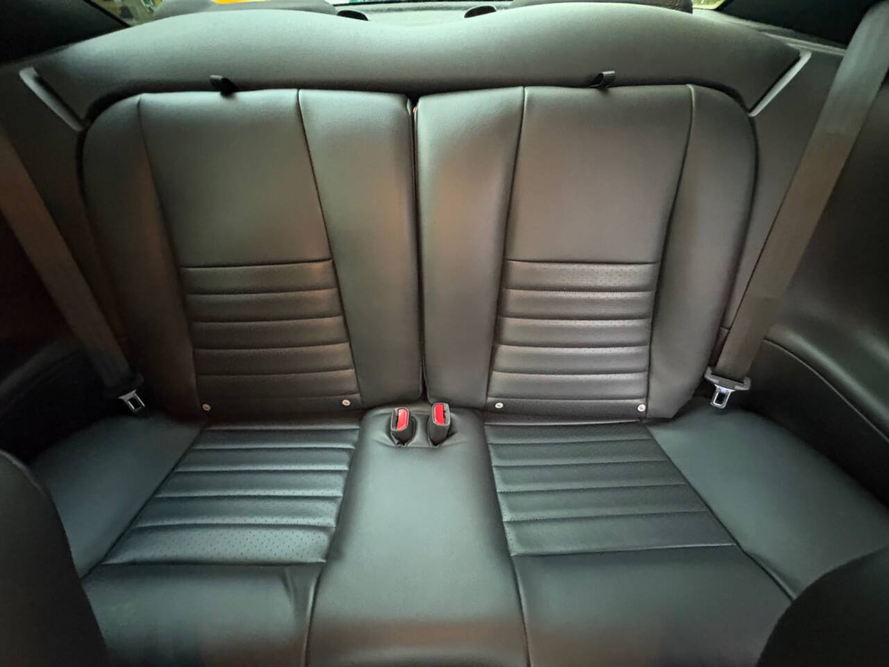 2004 Ford Mustang 27