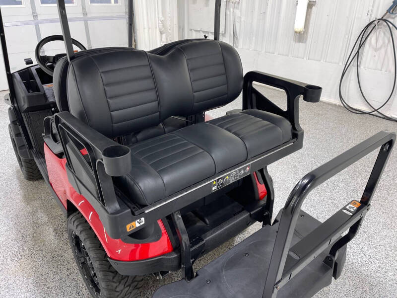 2025 E-Z-GO Express S4 Gas