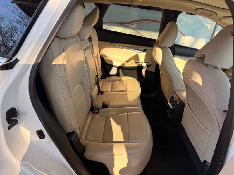 2019 Infiniti QX50 Essential