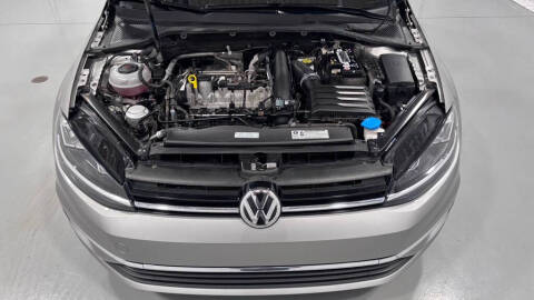 2019 Volkswagen Golf SE
