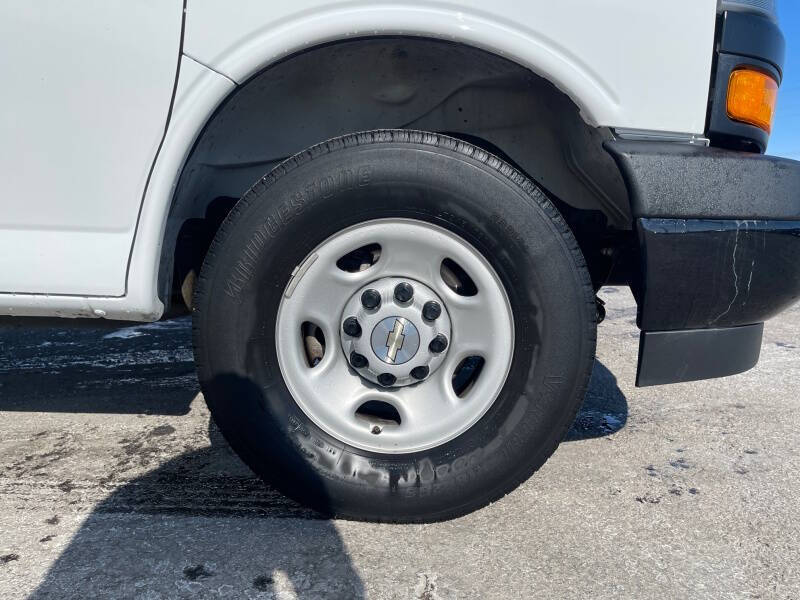 2023 Chevrolet Express 2500