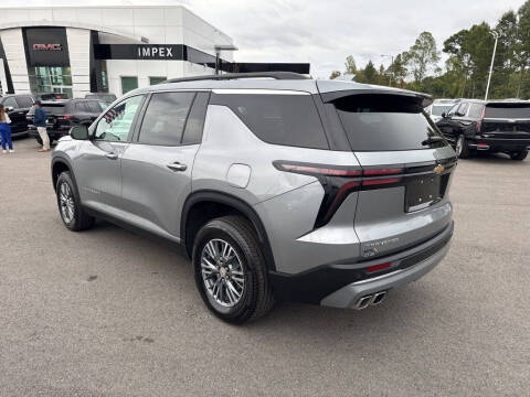 2025 Chevrolet Traverse LT