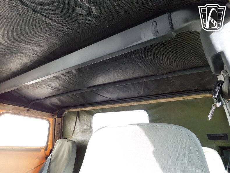 1999 AM General Hummer