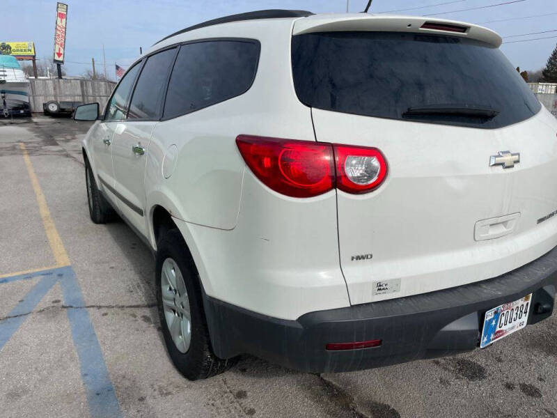 2011 Chevrolet Traverse LS
