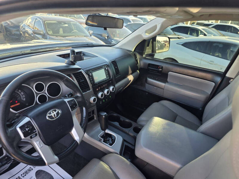 2016 Toyota Sequoia SR5
