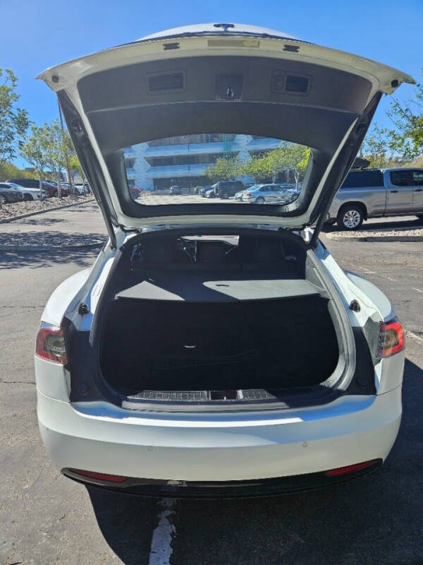 2016 Tesla Model S 90D