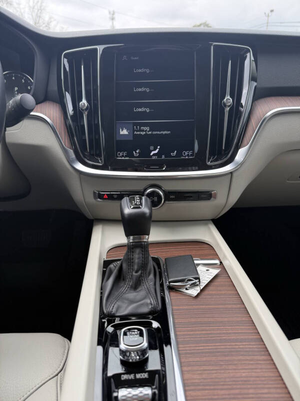 2019 Volvo S60 T6 Momentum